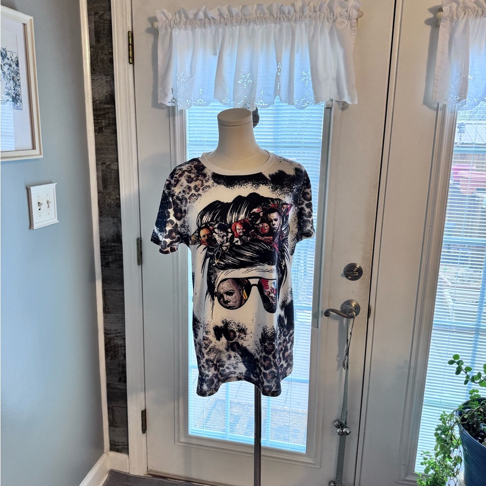 Boutique Halloween‎ T-Shirt SZ MED NEW